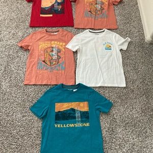 Boys medium old navy tees NEW